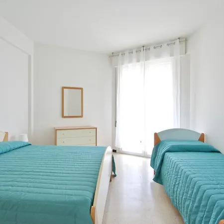 Centro Commerciale Apartment