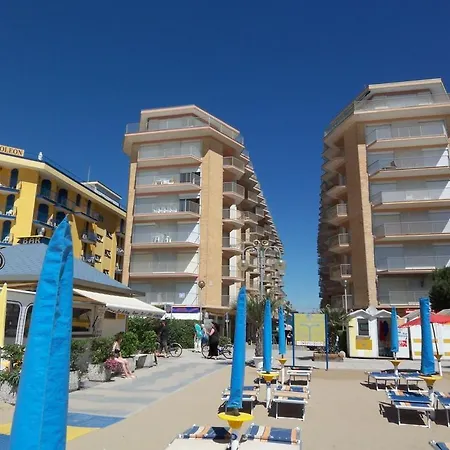 Centro Commerciale *